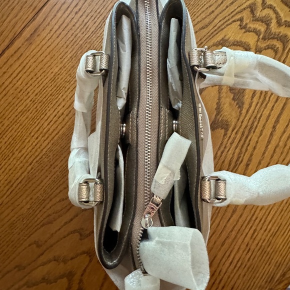 Coach Pebble Leather. New with tags. Gold. - Picture 8 of 10